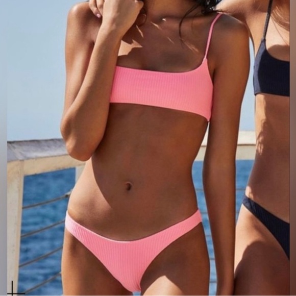 Bright pink Triangl Pipa Dandy Candy bikini - Picture 2 of 2
